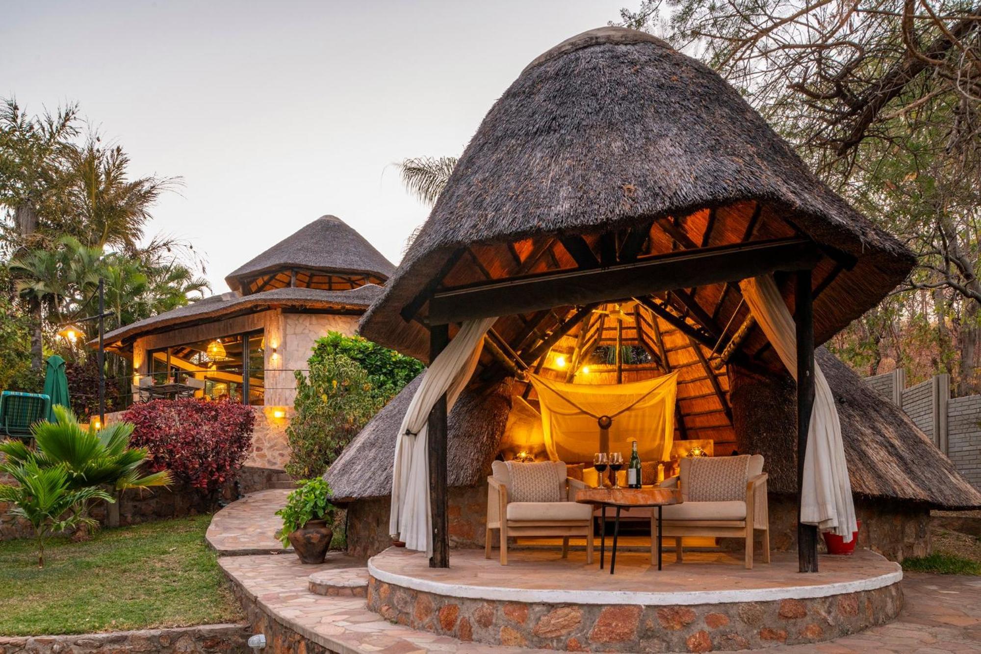 Lodge Hornbill Kariba